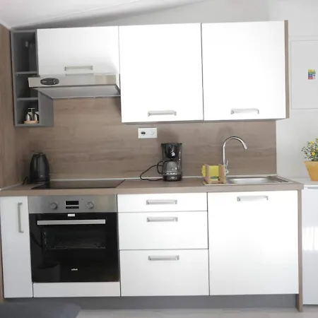 Appartement Little House In The Garden Banská Bystrica